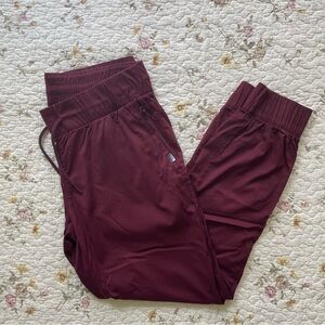 W’s North Face Joggers - size Large - great preowned condition! 🌺